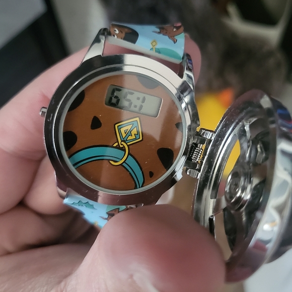 Scooby-Doo watch kids watch Scooby-Doo's head twists around digital watch - Picture 5 of 8